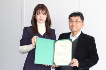 博士前期課程2年の松嵜日南さんが次世代アニマルセルインダストリー研究部会にて「優秀学生発表賞」を受賞しました